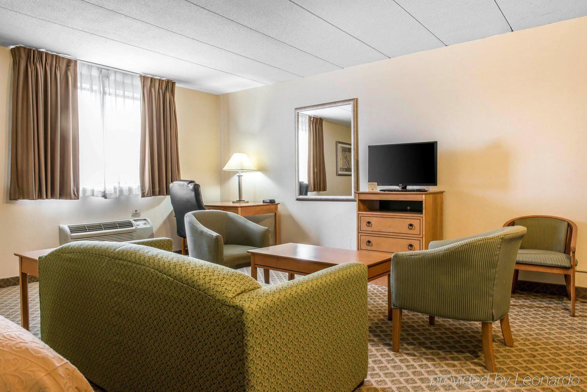 Fairview  Quality Inn & Suites מראה חיצוני תמונה