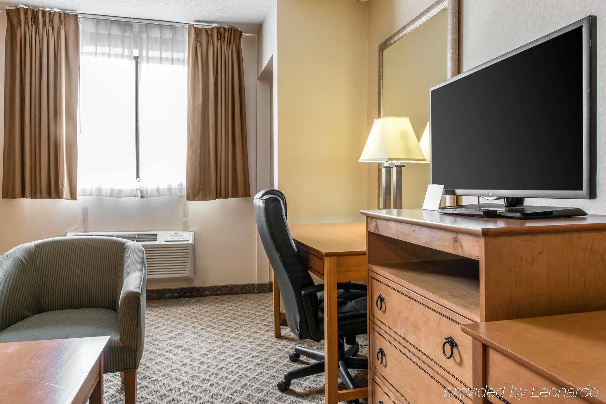 Fairview  Quality Inn & Suites מראה חיצוני תמונה