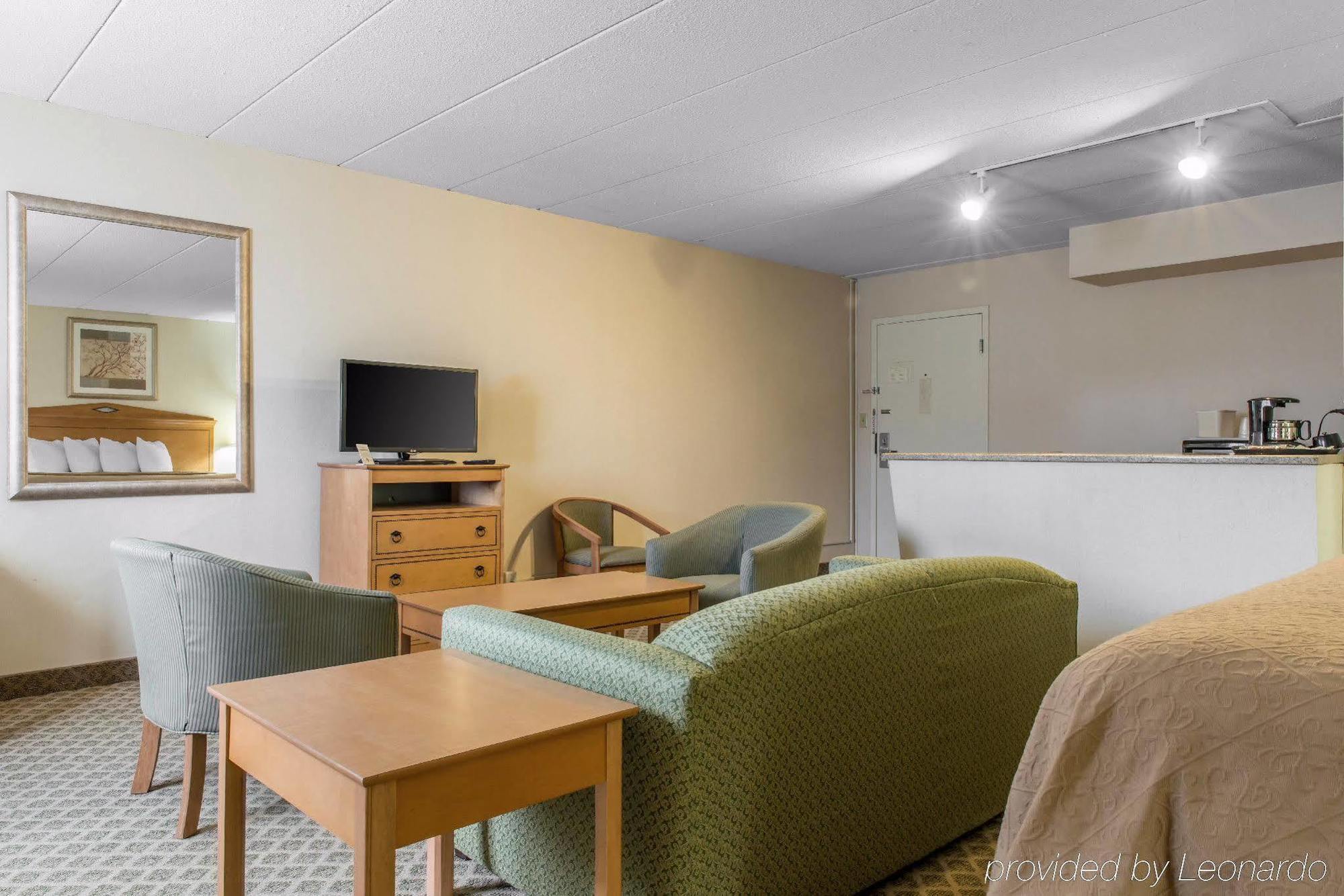 Fairview  Quality Inn & Suites מראה חיצוני תמונה